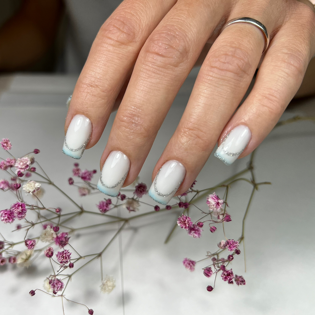 Студия маникюра - педикюра и бровей???