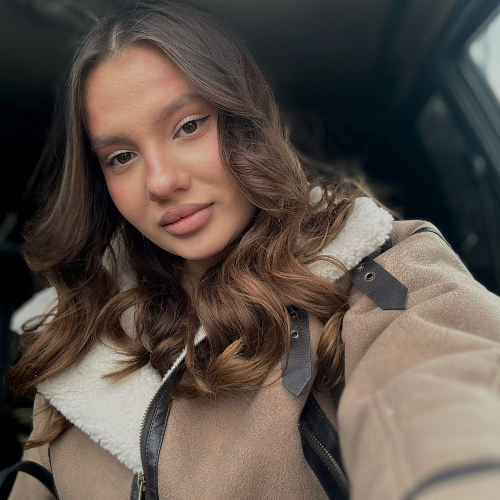 Юля Раззакова