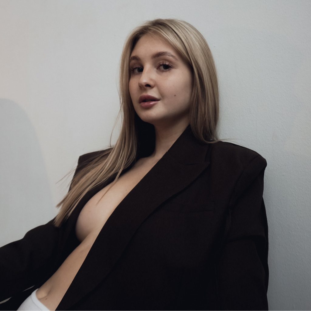 Алина Вейзе