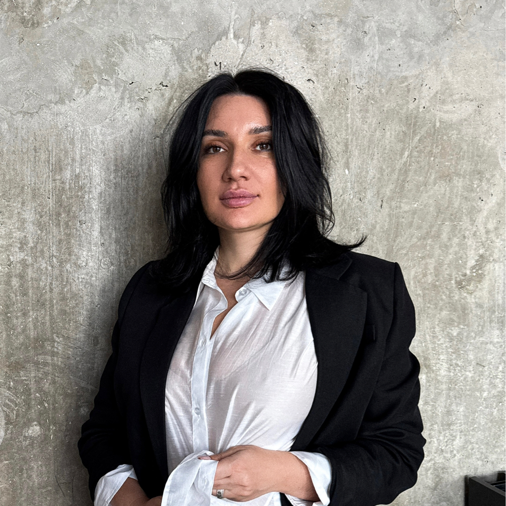 Александра Железная