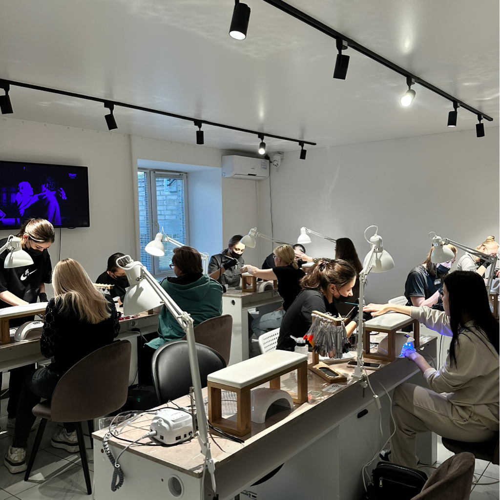 THE BEAUTY BAR