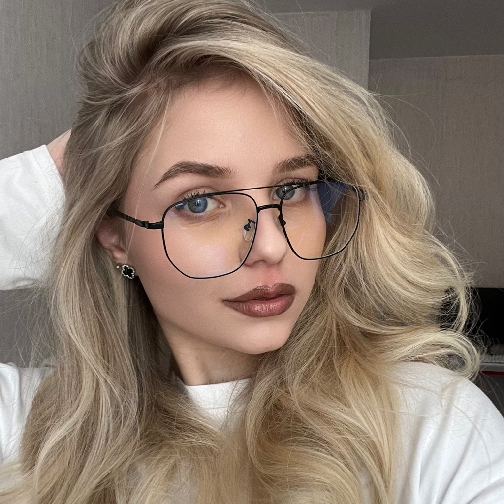 Аня