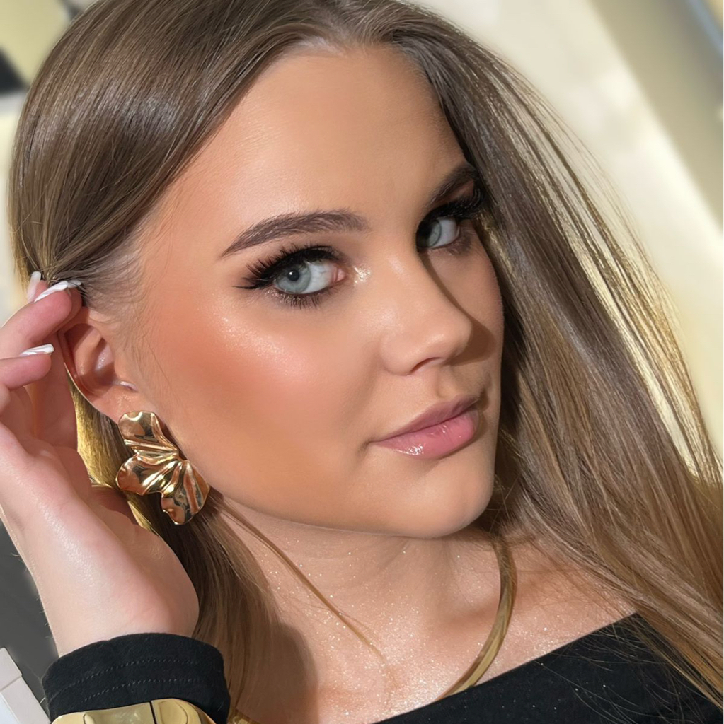 Алина