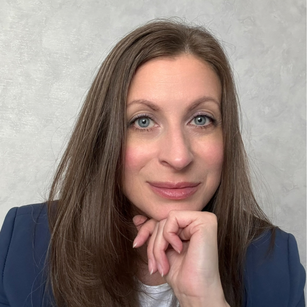 Анна Комиссарова