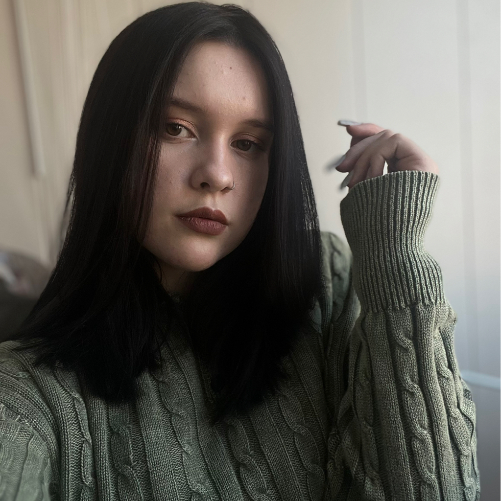 Оля Апанасенкова