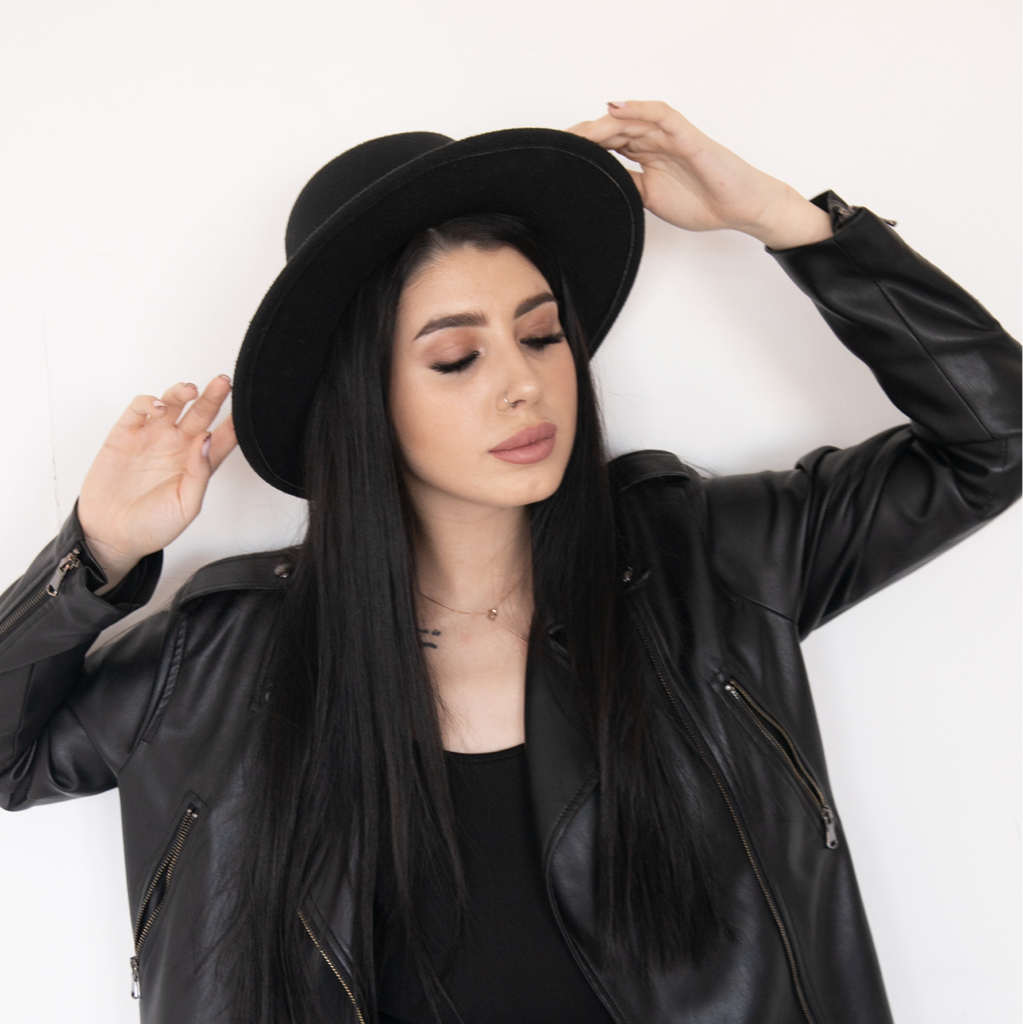 Алина Мнацаканян