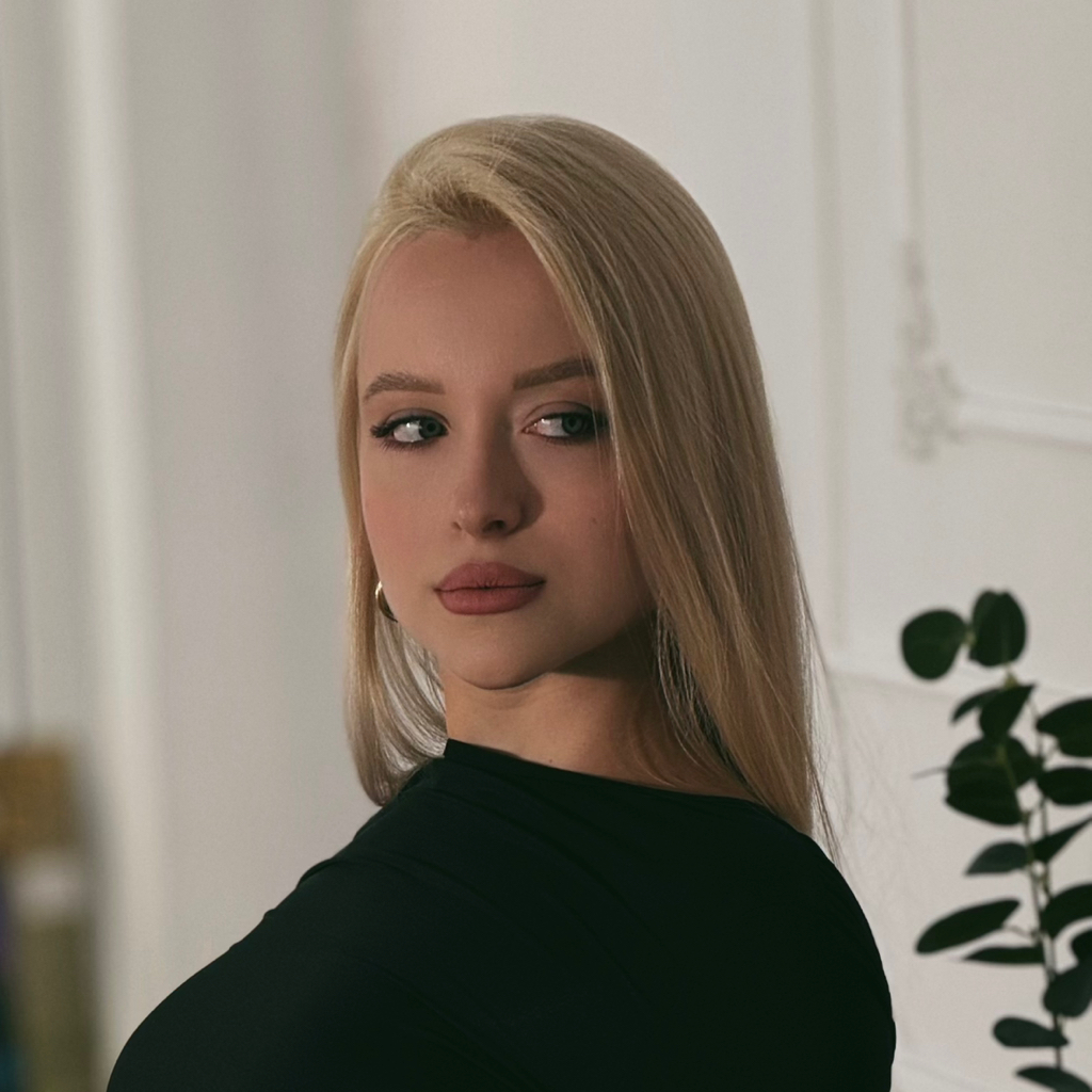 Марина Устинова