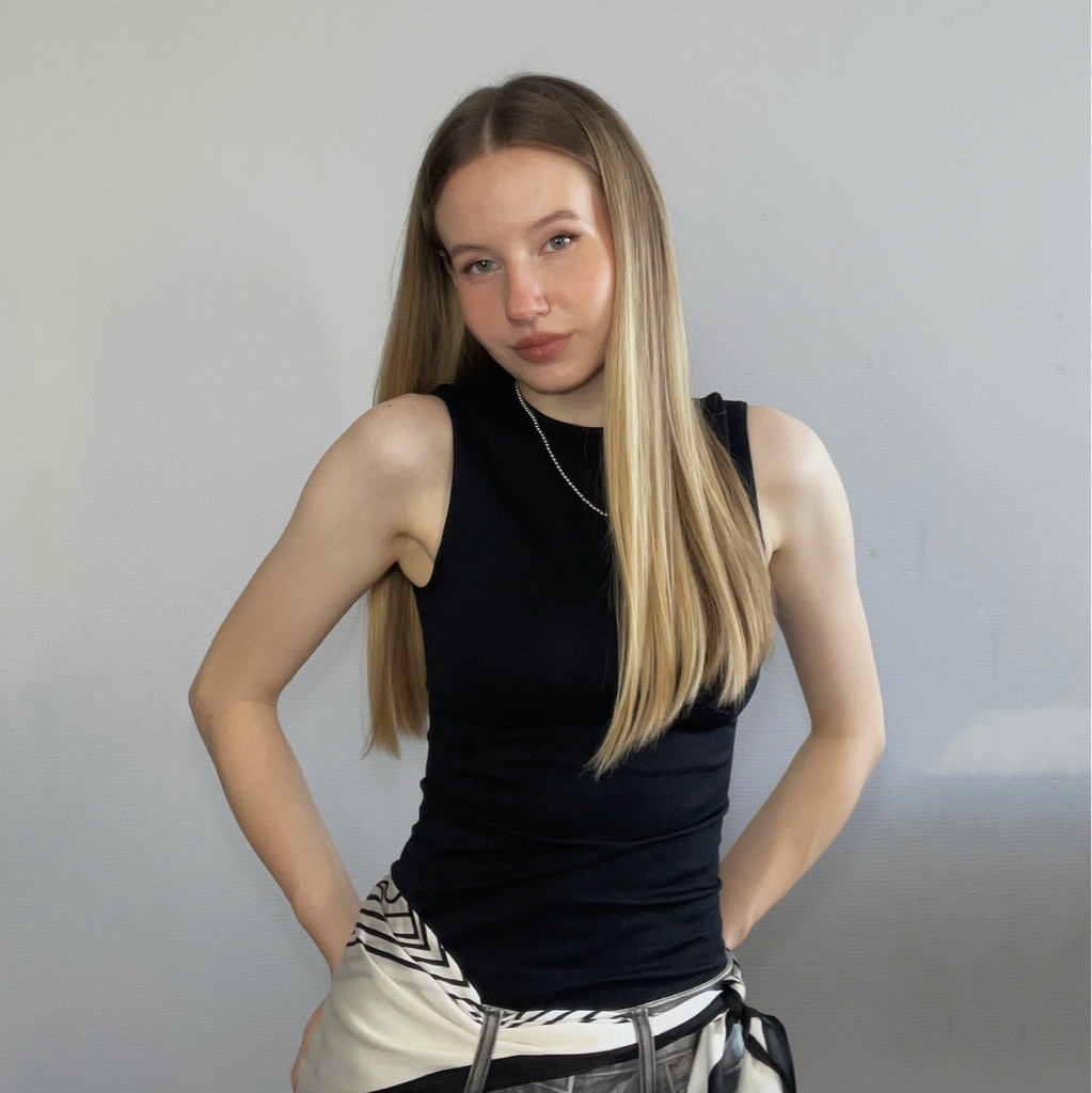 Яна