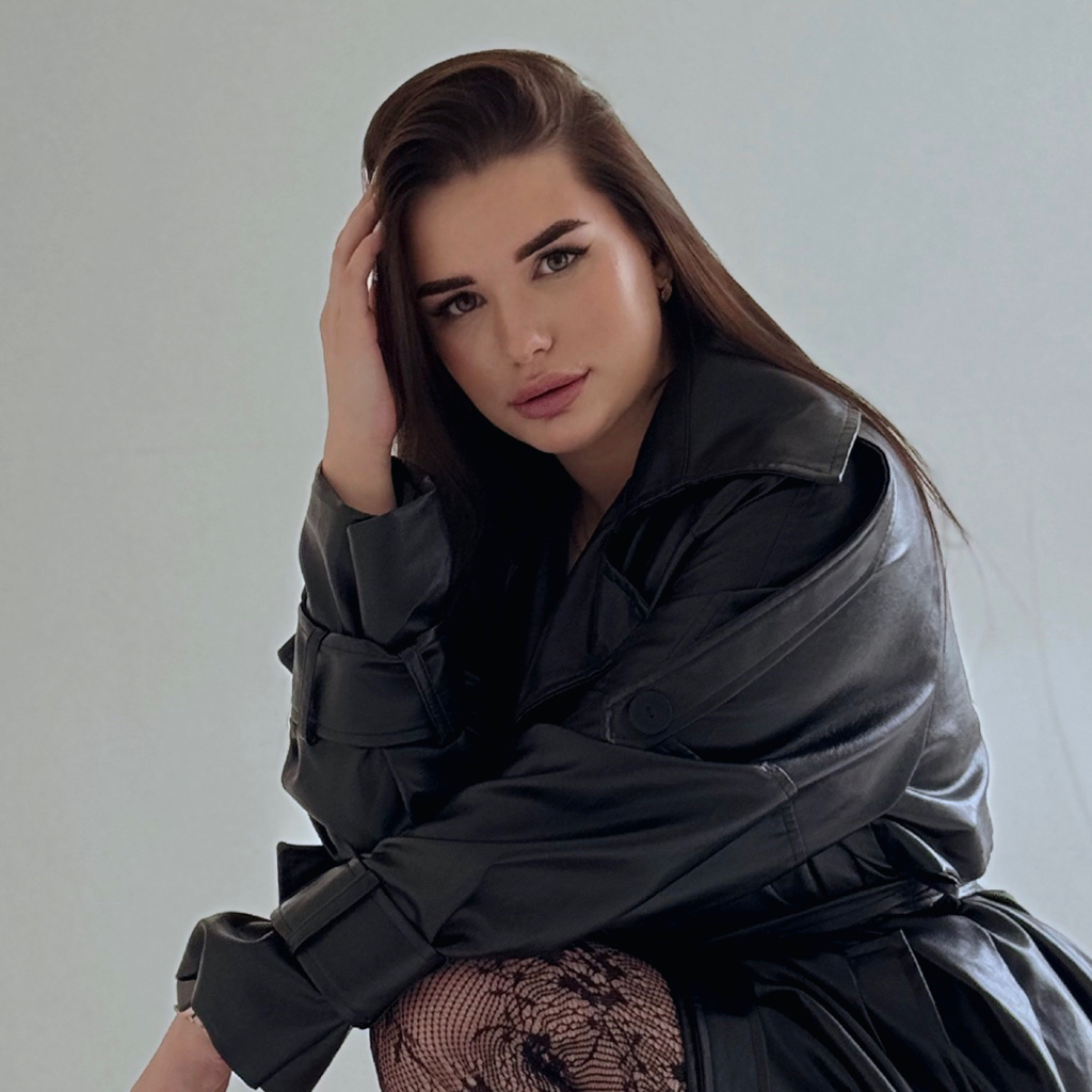 Виктория @victtory__nails_azov