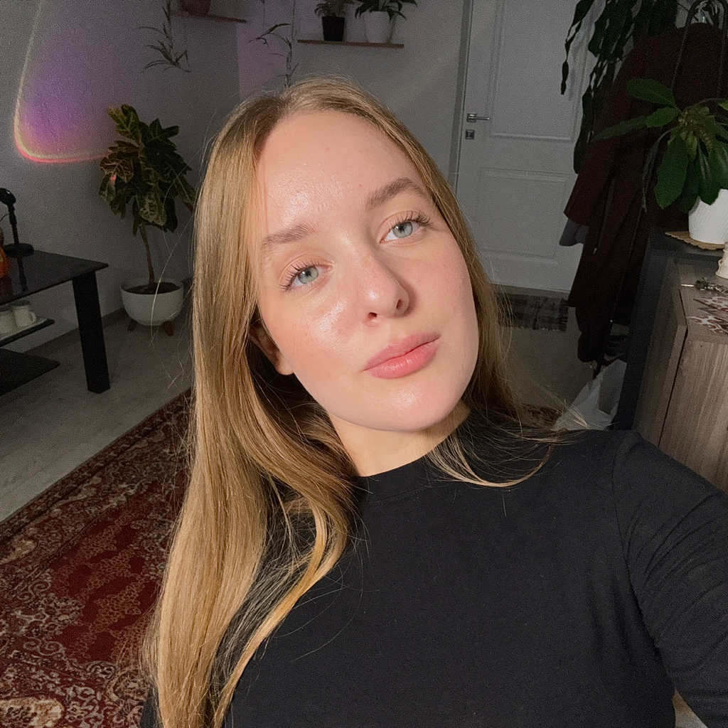 Полина Лычковская
