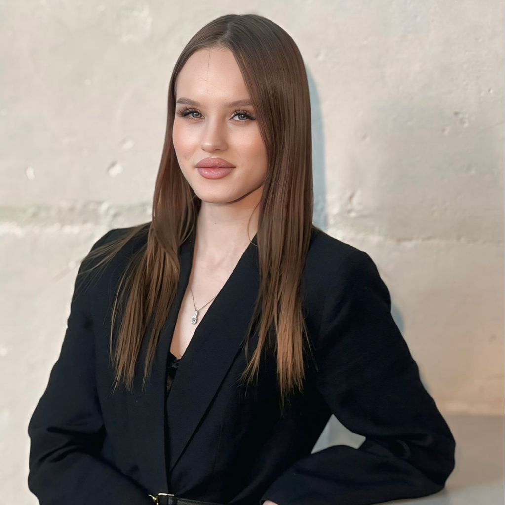 Алина