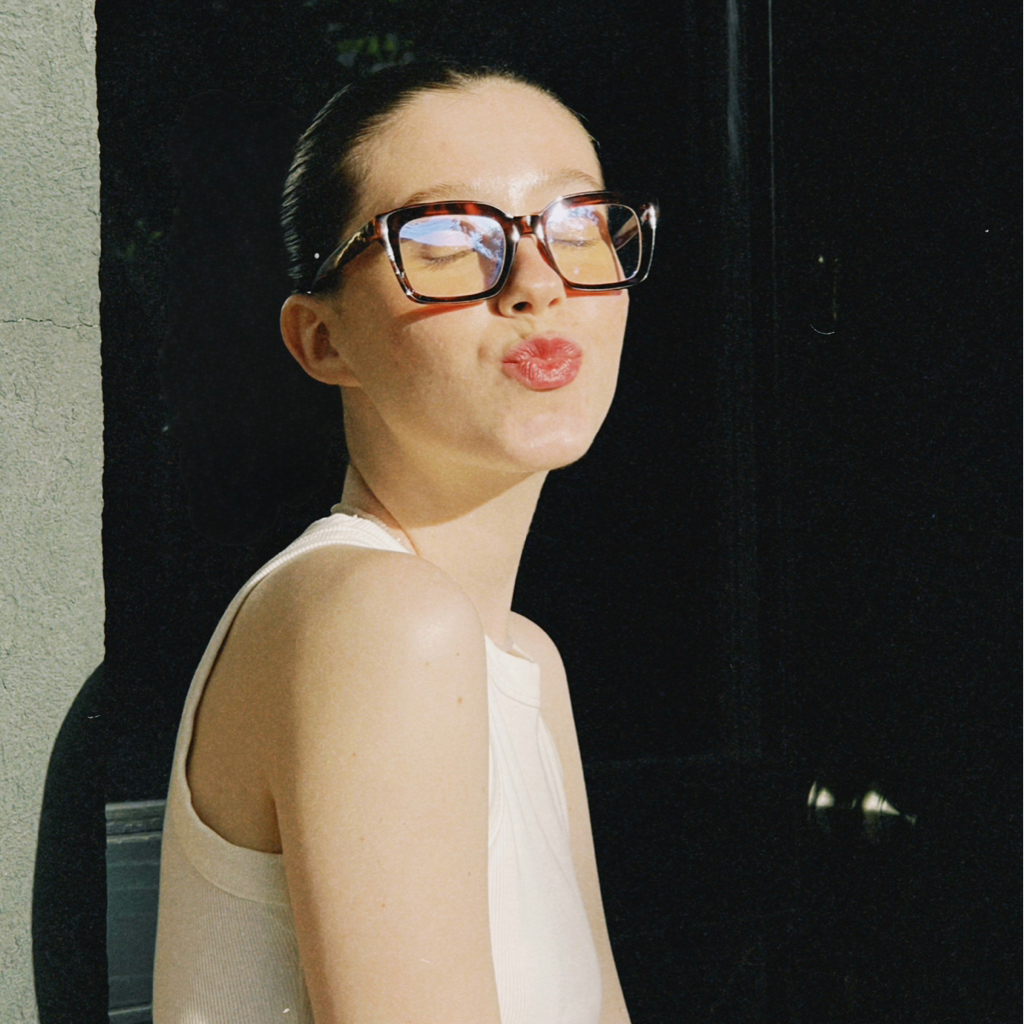 Gosteva. Brows