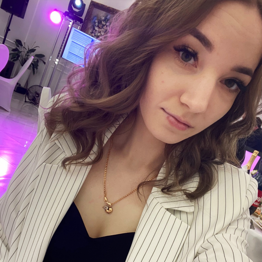 Юлия Бут