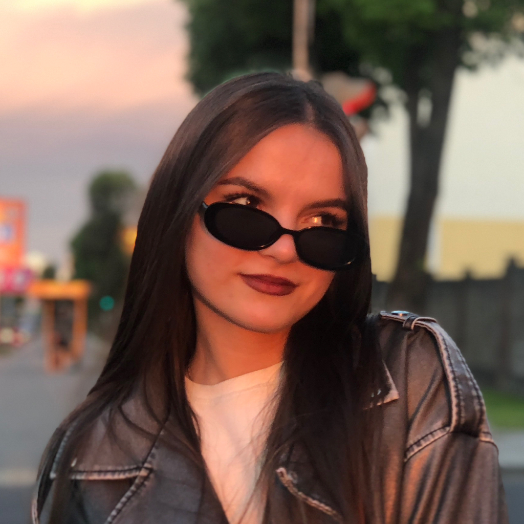 Аня